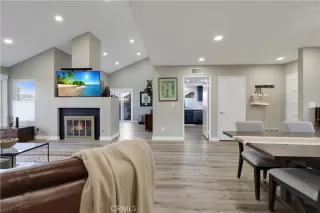 Photo #4: OC25037049 Listing 