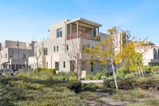 Photo #5: OC25040369 Listing 