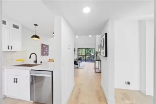 Photo #4: OC25041830 Listing