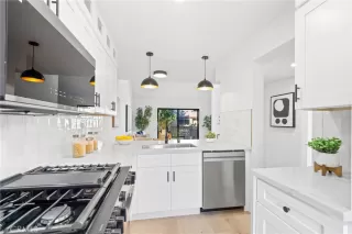 Photo #5: OC25041830 Listing