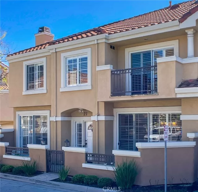 MLS: OC25041916 Condo For Sale