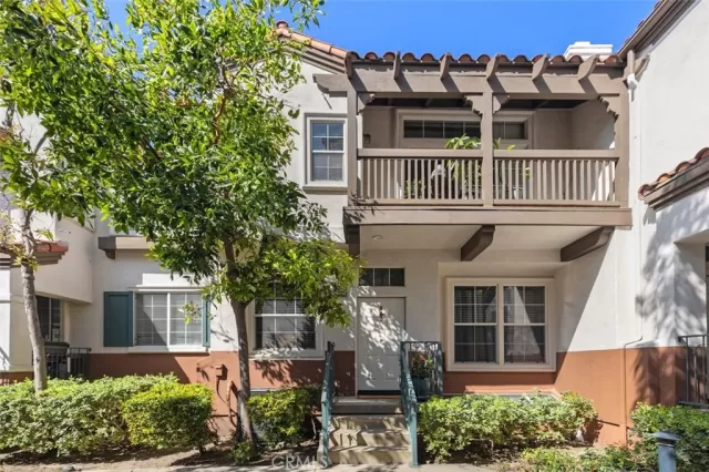 MLS: OC25042198 Condo For Sale