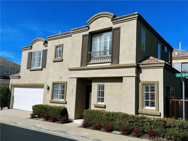 MLS: OC25042530 Condo For Sale