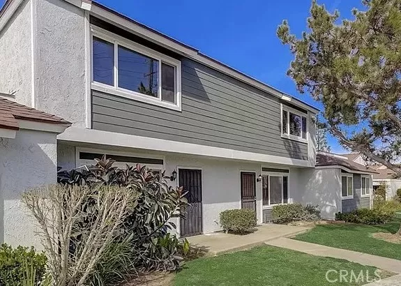 MLS: OC25047299 Condo For Sale