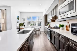 Photo #6: OC25047900 Listing