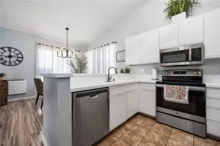 Photo #6: OC25048573 Listing 