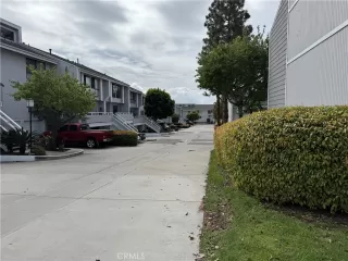 Photo #6: OC25049521 Listing