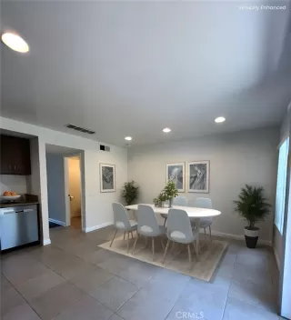 Photo #3: OC25050999 Listing 