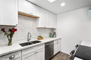 Photo #6: OC25051109 Listing 