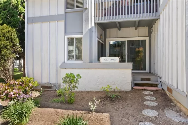 MLS: OC25052264 Condo For Sale