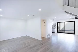 Photo #4: OC25054461 Listing