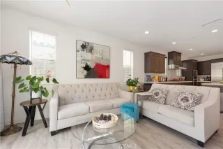 Photo #6: OC25054975 Listing