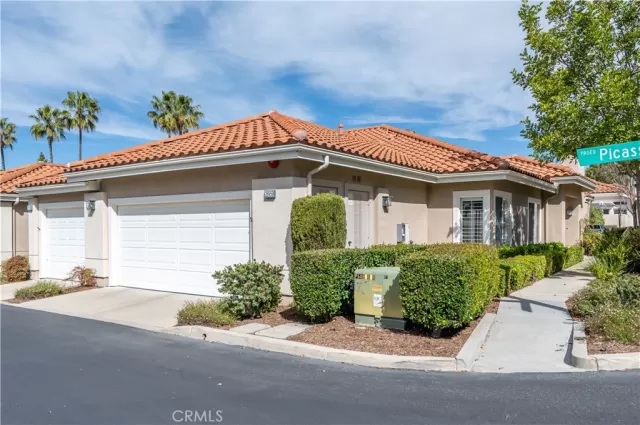 MLS: OC25056562 Condo For Sale