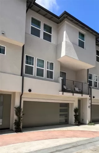 Photo #2: OC25057528 Listing 