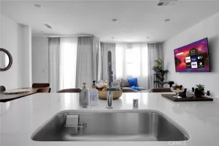 Photo #5: OC25057528 Listing 