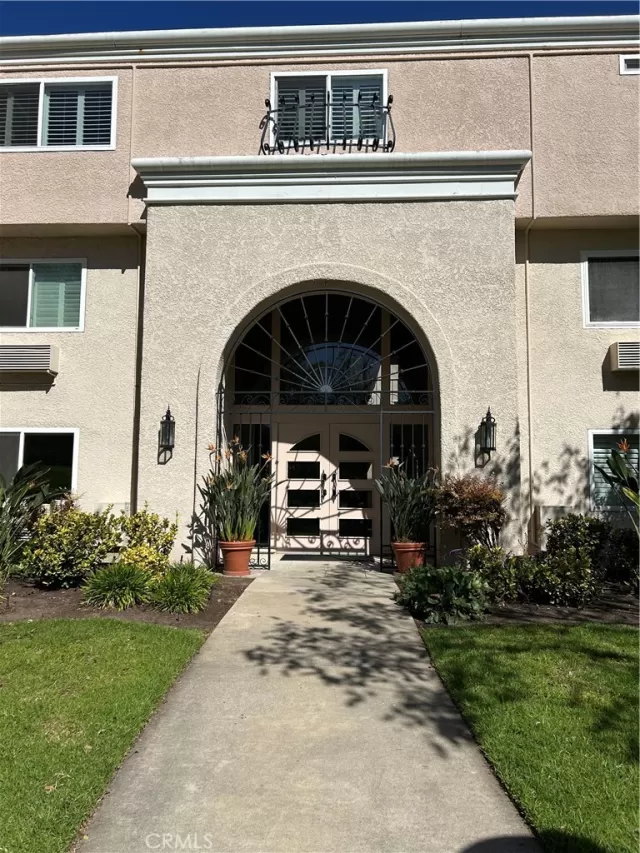 MLS: OC25057780 Condo For Sale