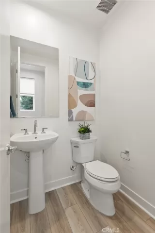 Photo #4: OC25058400 Listing