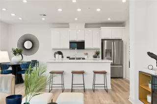 Photo #5: OC25058400 Listing