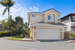 More Details about MLS # OC25059045 : 52 COTTAGE LANE