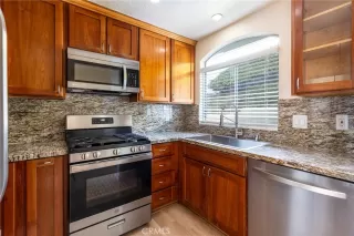 Photo #4: OC25060165 Listing 