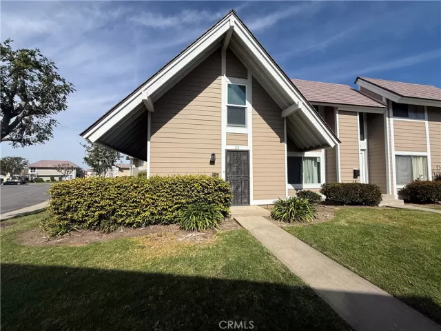 MLS: OC25060395 Condo For Sale