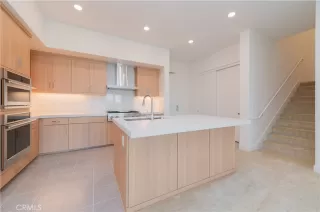 Photo #2: OC25061427 Listing 