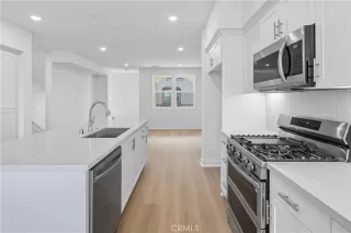 Photo #3: OC25061583 Listing 