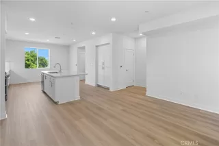 Photo #4: OC25061583 Listing 