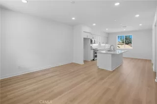 Photo #5: OC25061583 Listing 