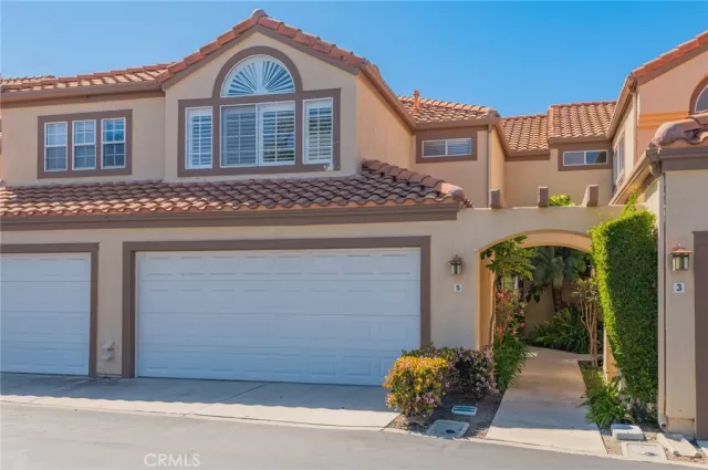 MLS: OC25061907 Condo For Sale