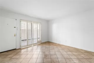 Photo #4: OC25062051 Listing 