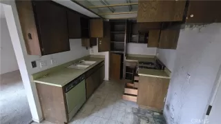 Photo #4: OC25062171 Listing