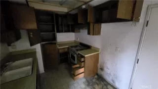 Photo #6: OC25062171 Listing