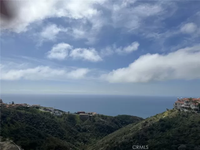 MLS: OC25062528 Condo For Sale