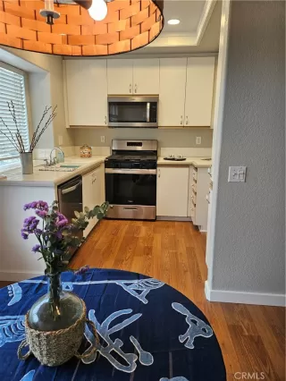 Photo #3: OC25065377 Listing 