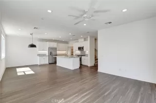 Photo #4: OC25066497 Listing 