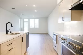 Photo #5: OC25066585 Listing 