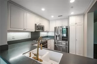 Photo #6: OC25068803 Listing 