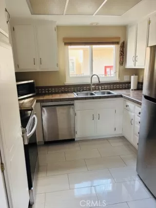 Photo #4: OC25069728 Listing