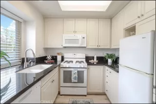 Photo #5: OC25070268 Listing