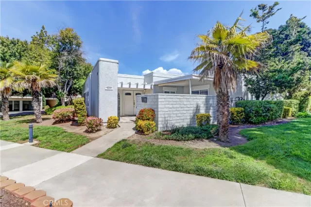 MLS: OC25070365 Condo For Sale