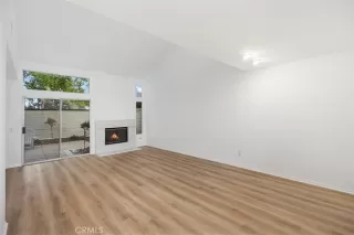 Photo #4: OC25070383 Listing