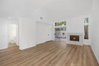 Photo #5: OC25070383 Listing