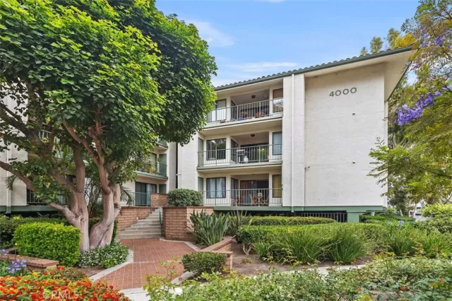 MLS: OC25071925 Condo For Sale