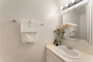 Photo #5: OC25072327 Listing 