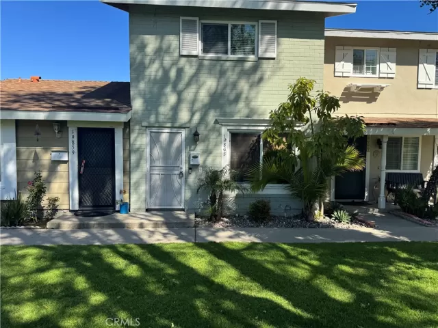 MLS: OC25072503 Condo For Sale