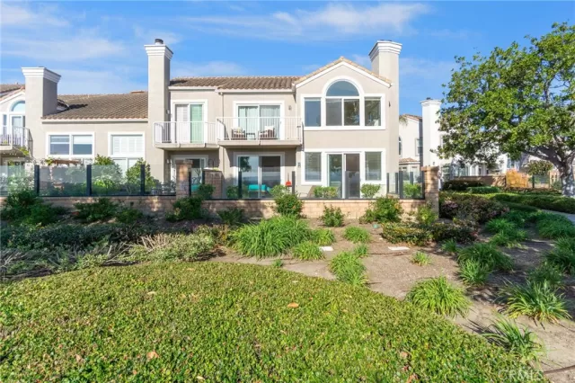 MLS: OC25073109 Condo For Sale