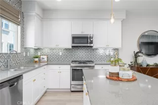 Photo #6: OC25073303 Listing 