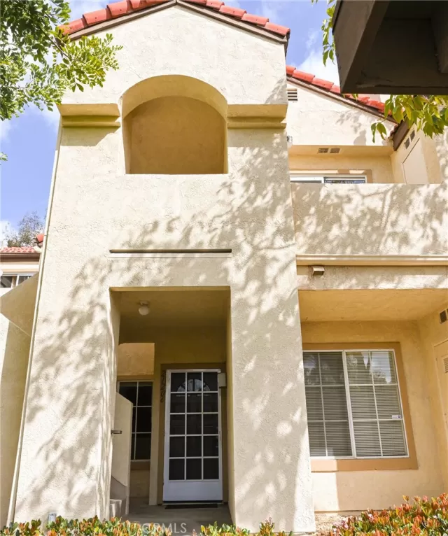 MLS: OC25074121 Condo For Sale