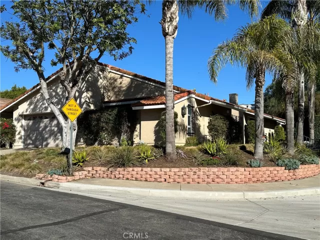 MLS: OC25074858 Condo For Sale